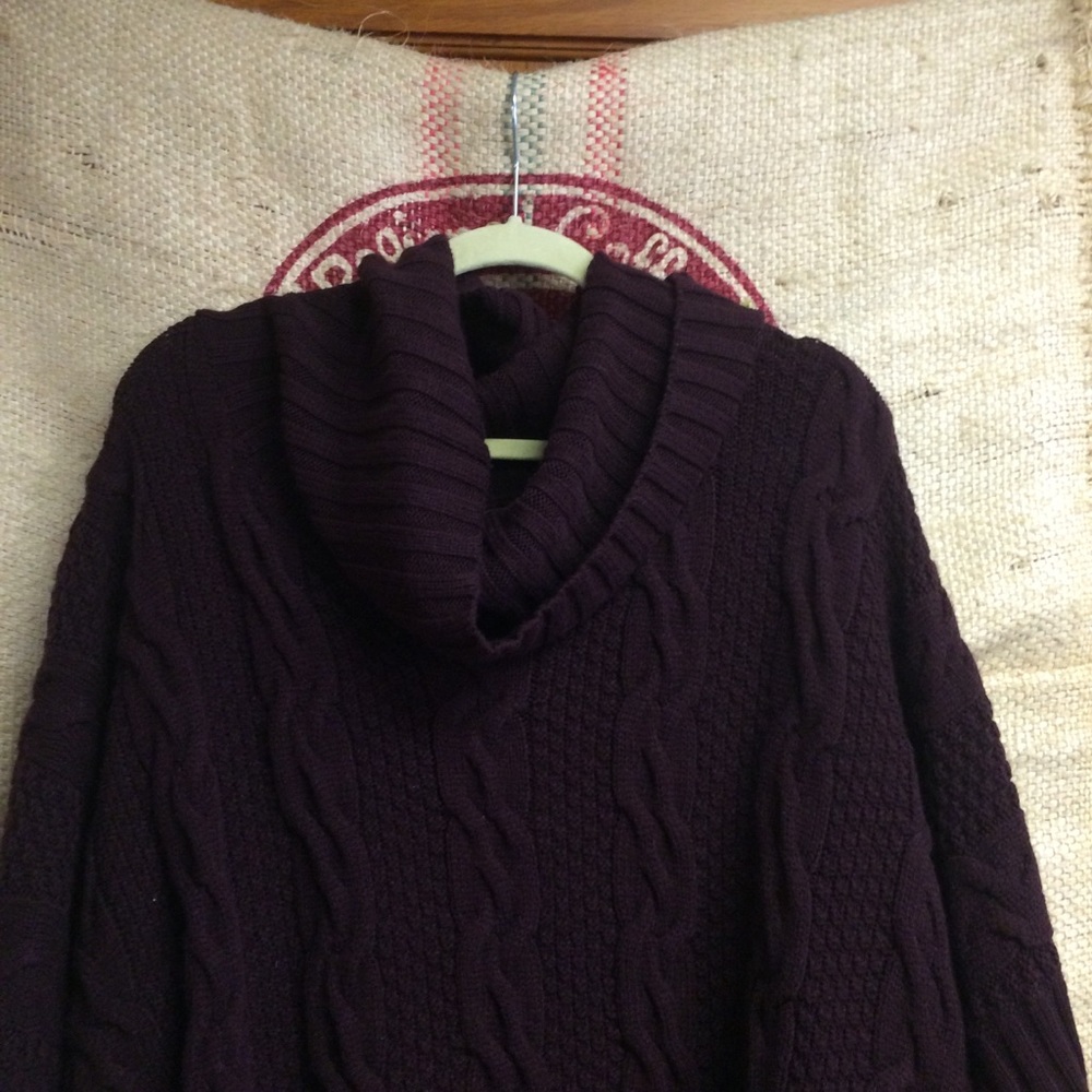 💥Deep Purple New York & Company Cable Knit Pancho